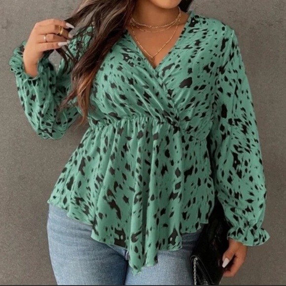 Plus Size Surplice Neck Asymmetrical Peplum Top Blouse - Picture 6 of 12